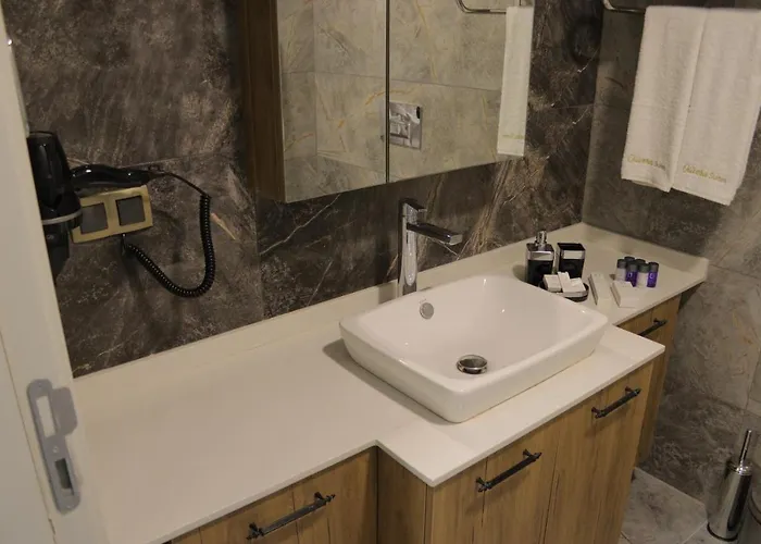 فندق Olivera Suites *